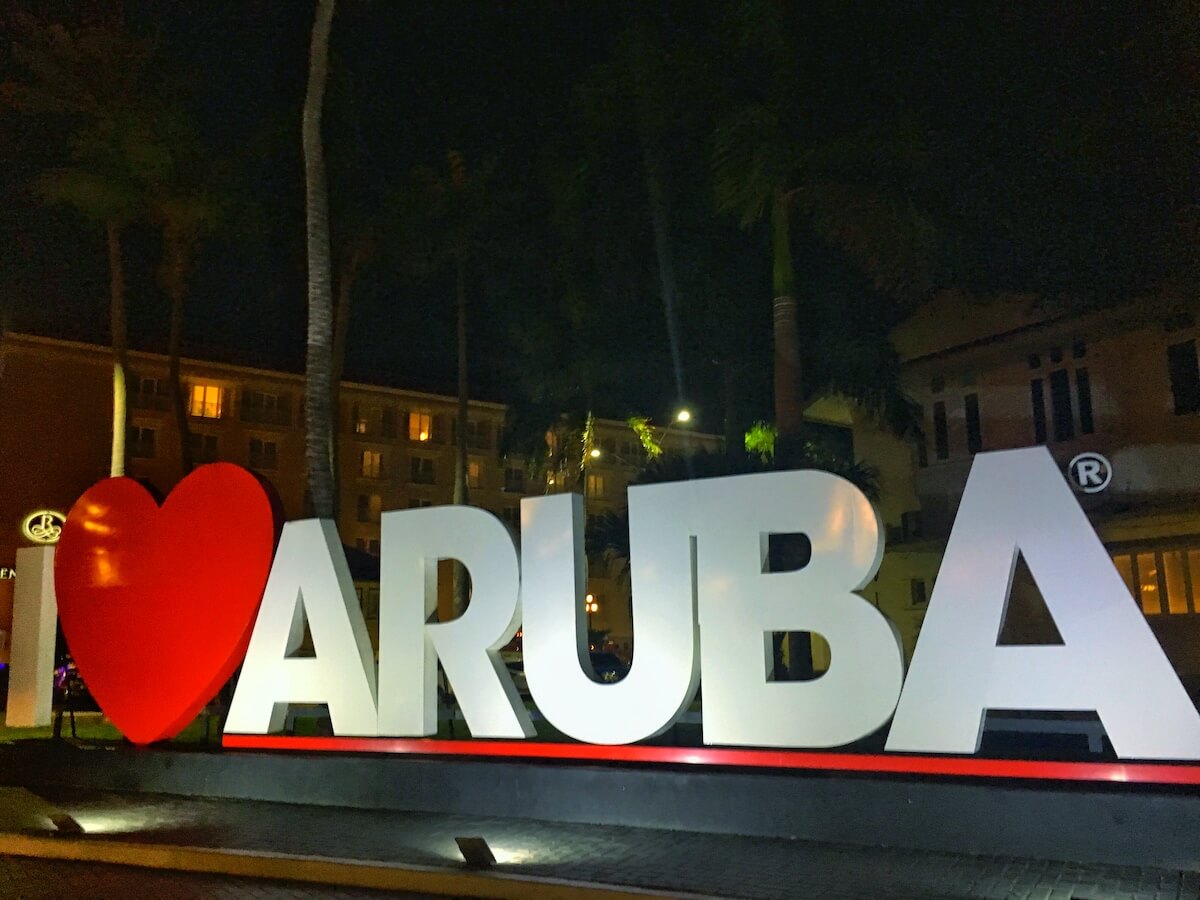 I Love Aruba sign spelled out with a heart in the middle: I heart Aruba